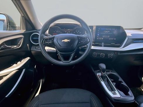 Used 2024 Chevrolet Trax LS FWD image 5