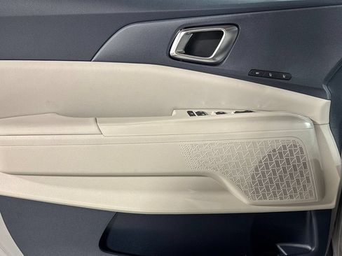 New 2026 Kia Carnival EX FWD image 28