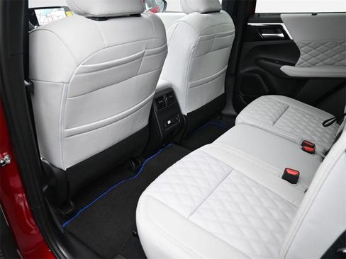 New 2025 Mitsubishi Outlander SEL image 36