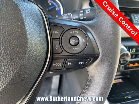 Used 2024 Toyota RAV4 XLE Premium image 22