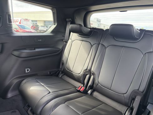 New 2025 Jeep Grand Cherokee L Limited w/ Black Appearance Package AWD/4WD image 35