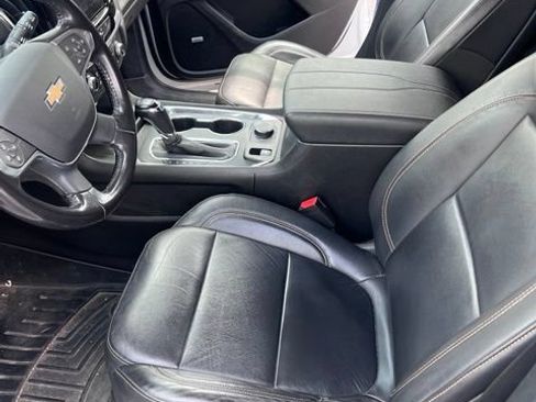 Used 2020 Chevrolet Traverse LT w/ LT Premium Package AWD/4WD image 3
