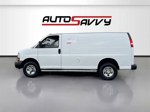 Used 2023 Chevrolet Express 2500 w/ Driver Convenience Package image 4