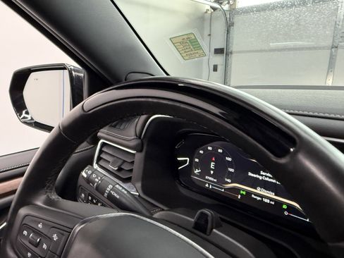 Used 2023 GMC Yukon Denali Ultimate image 14