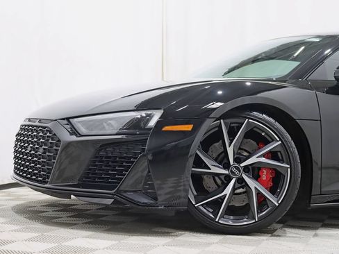 Used 2021 Audi R8 V10 w/ Premium Package RWD image 2