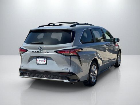 Certified 2023 Toyota Sienna XSE w/ XSE Plus Package image 5