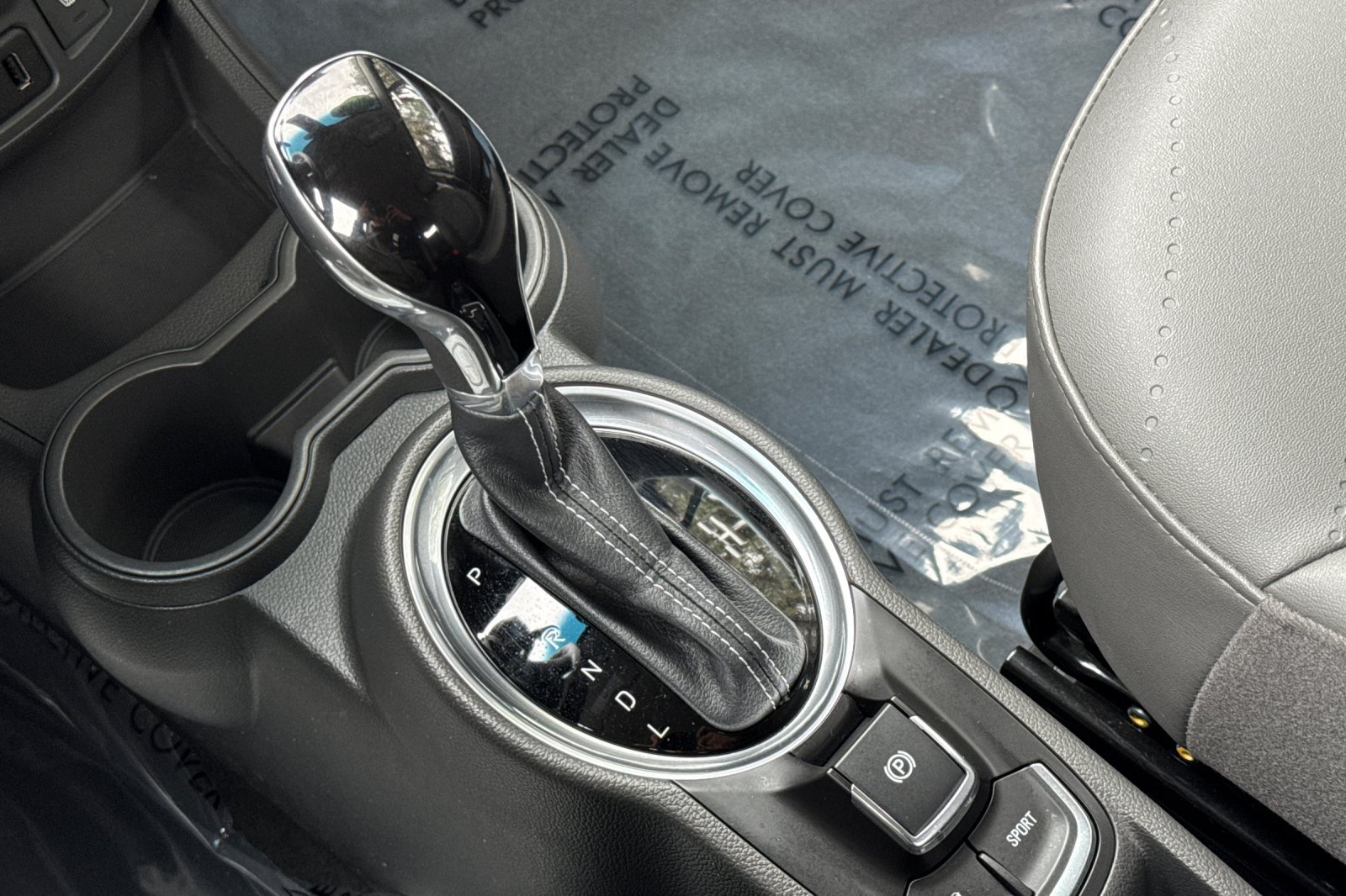 Used 2014 Chevrolet Spark LT FWD image 33