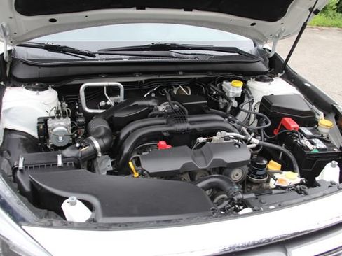 Used 2018 Subaru Outback 2.5i Limited AWD/4WD image 14