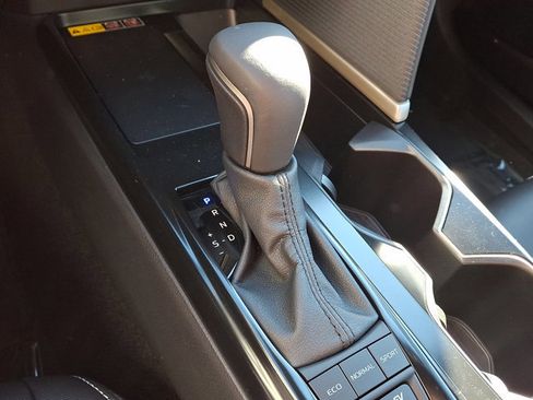 Used 2026 Toyota Camry SE image 13