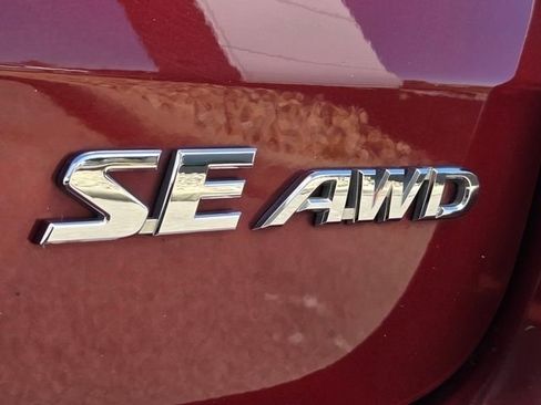 Used 2018 Toyota Highlander SE AWD/4WD image 11