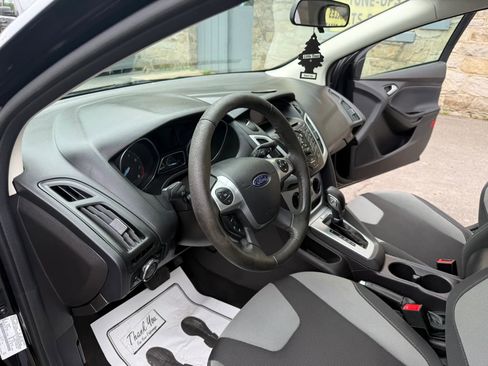 Used 2014 Ford Focus SE w/ SE Sport Package FWD image 26