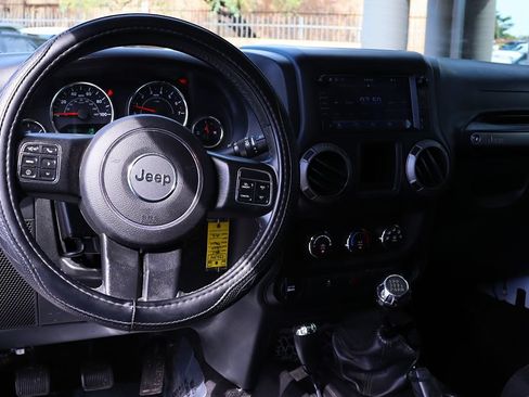 Used 2015 Jeep Wrangler Unlimited Sport w/ Max Tow Package AWD/4WD image 41