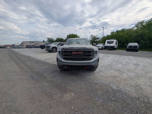 Used 2025 GMC Sierra 1500 AT4 w/ Technology Package AWD/4WD image 12