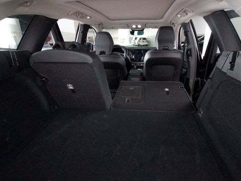 Certified 2025 Volvo XC60 B5 Plus AWD/4WD image 44