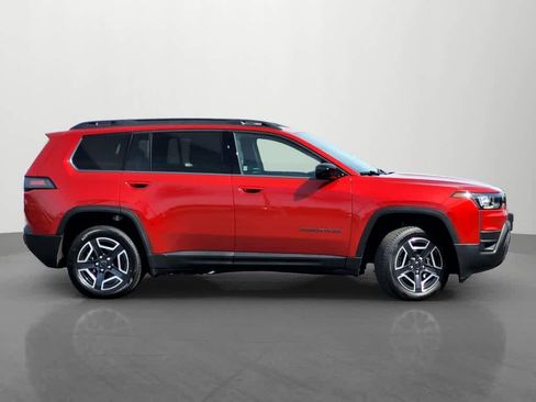 New 2026 Jeep Cherokee Laredo image 7