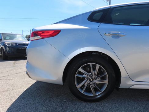 Used 2020 Kia Optima LX FWD image 22