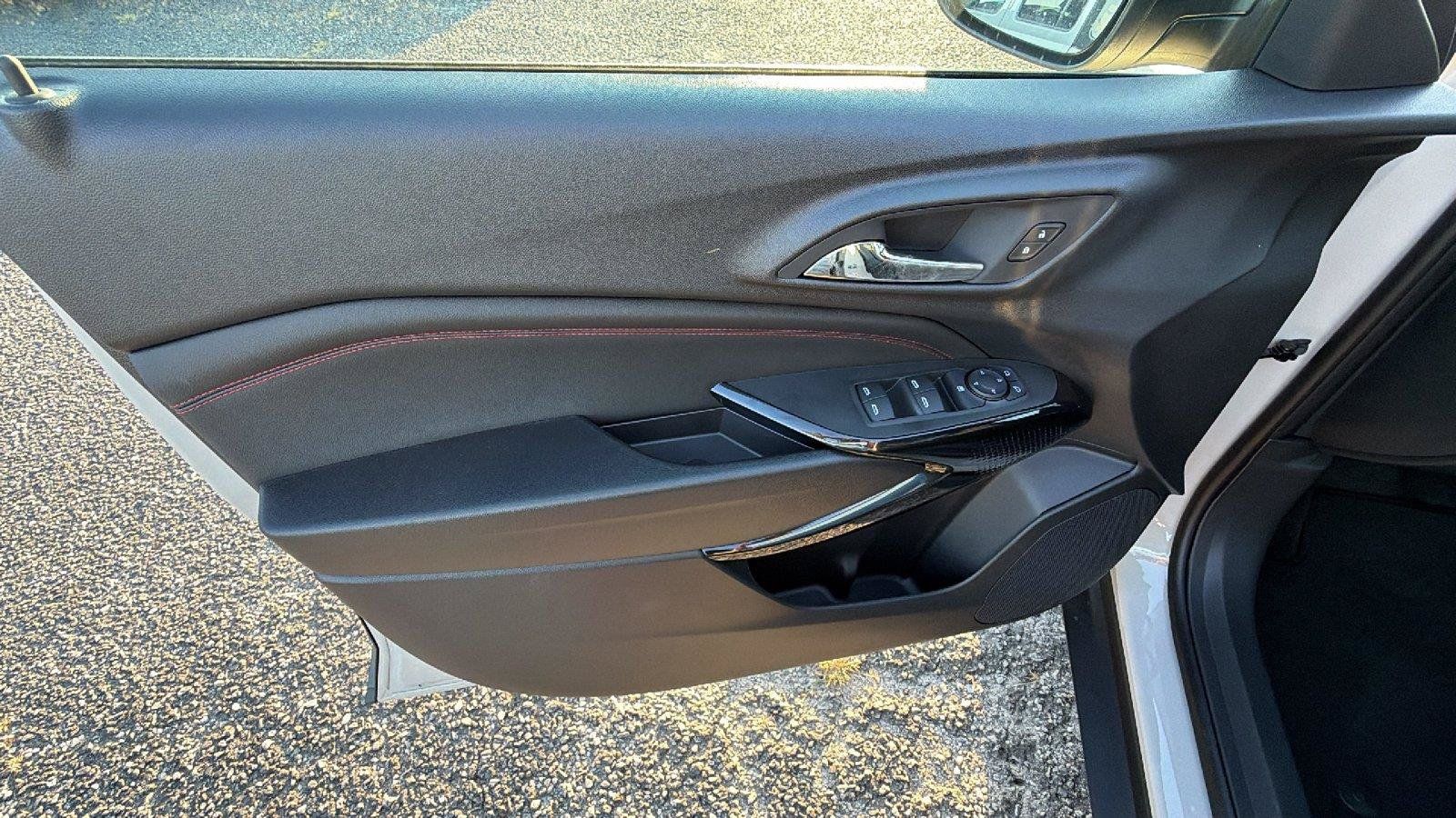 New 2026 Chevrolet Trax RS w/ Sunroof Package FWD image 15