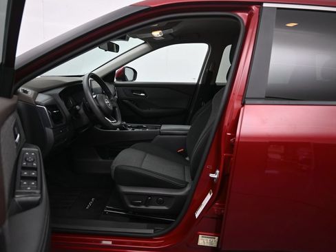 Used 2023 Nissan Rogue SV FWD image 20