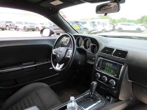 Used 2011 Dodge Challenger RWD image 20