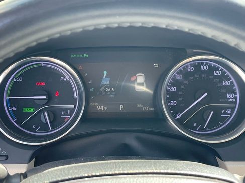 Used 2018 Toyota Camry XLE image 11