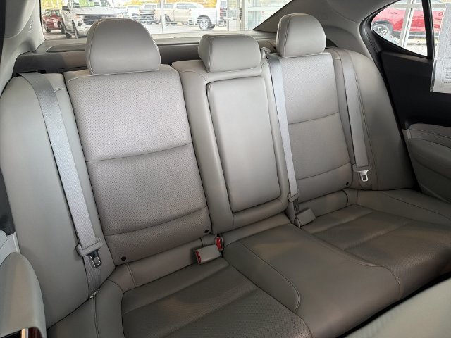 Used 2017 Acura TLX w/ Technology Package FWD image 16