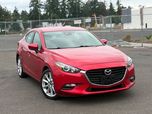 Used 2017 MAZDA MAZDA3 Touring FWD image 3