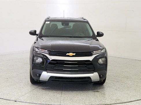 Used 2023 Chevrolet TrailBlazer LT FWD image 2