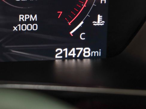 Used 2024 GMC Canyon AT4 w/ Canyon Safety Plus Package AWD/4WD image 17