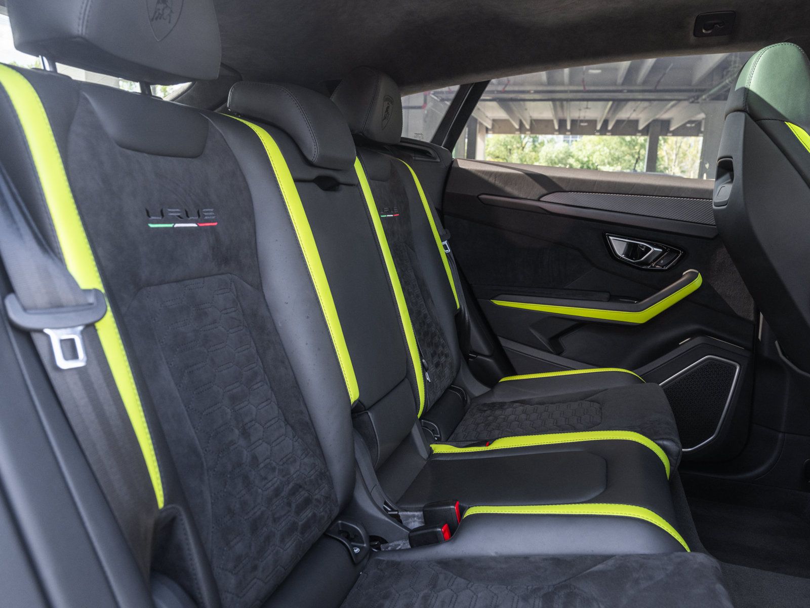 Used 2021 Lamborghini Urus AWD/4WD image 30