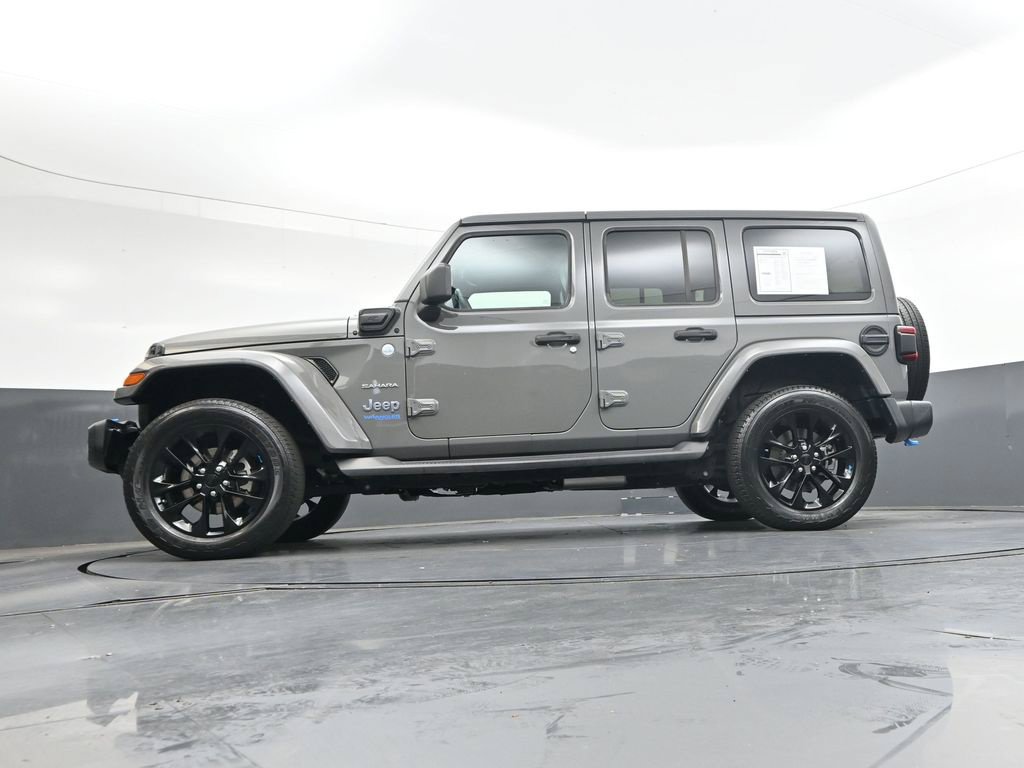 Used 2022 Jeep Wrangler Unlimited Sahara AWD/4WD image 38
