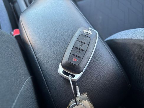 Used 2025 Nissan Versa SV image 21