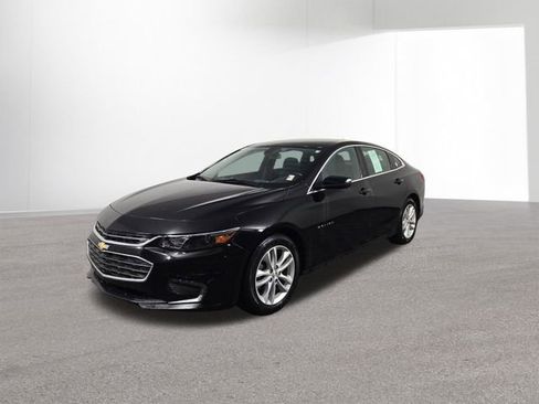 Used 2018 Chevrolet Malibu LT FWD image 2