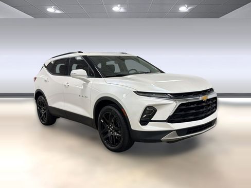 Used 2023 Chevrolet Blazer LT FWD image 6