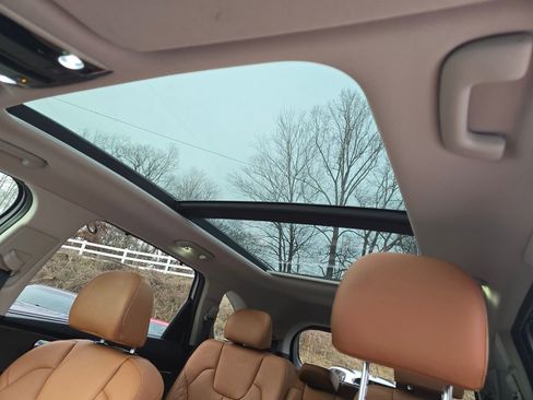 Used 2023 Kia Sorento SX Prestige image 12