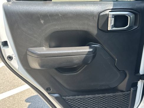 Used 2022 Jeep Wrangler Unlimited Sport w/ Sun And Sound Package AWD/4WD image 21