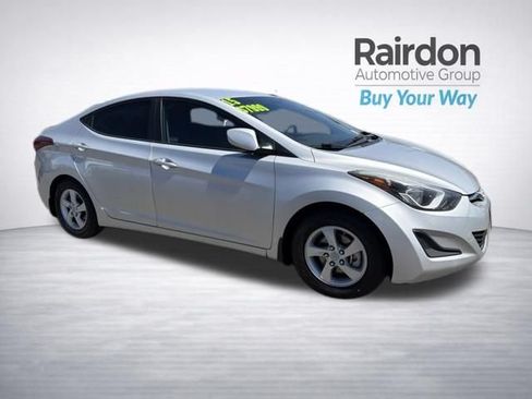 Used 2015 Hyundai Elantra SE FWD image 1