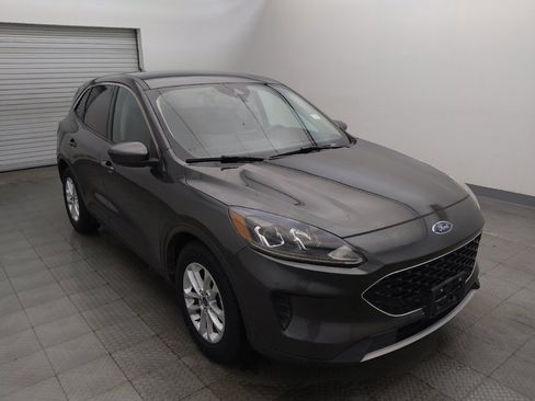 Used 2020 Ford Escape SE FWD image 13
