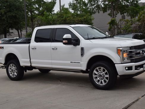 Used 2018 Ford F250 Limited w/ FX4 Off-Road Package AWD/4WD image 5