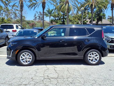 Certified 2023 Kia Soul LX w/ Option Group 015 FWD image 3