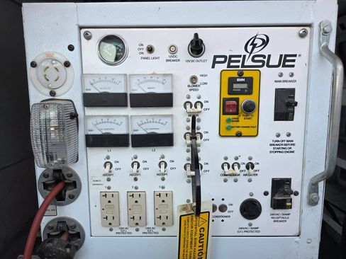 Used 2014 Chevrolet Express 2500 RWD image 9