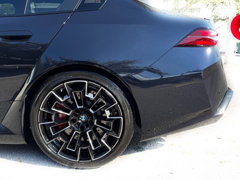 Used 2026 BMW M5 Sedan w/ Carbon Package image 24