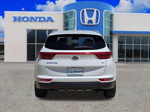 Used 2018 Kia Sportage EX FWD image 4