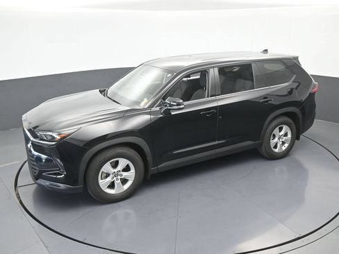 Used 2025 Toyota Grand Highlander FWD image 45