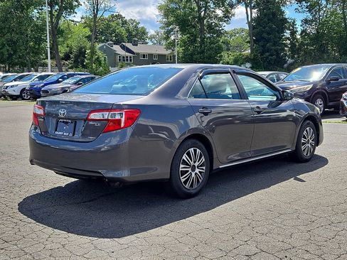 Used 2013 Toyota Camry LE FWD image 5