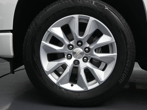 Used 2023 Chevrolet Silverado 1500 Custom RWD image 10
