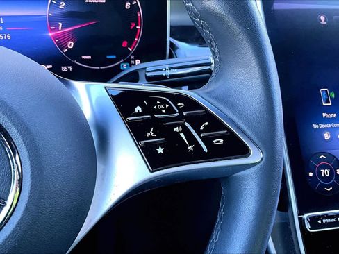 Used 2024 Mercedes-Benz GLC 300 GLC 300 image 25