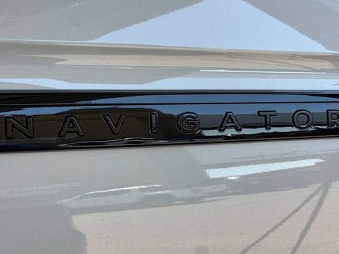 New 2026 Lincoln Navigator Black Label AWD/4WD image 28