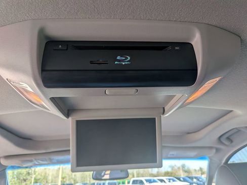 Used 2014 Toyota Sequoia Platinum image 30