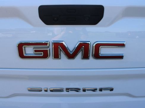 Used 2021 GMC Sierra 1500 SLE w/ X31 Off-Road Package AWD/4WD image 32