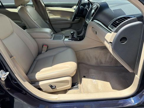 Used 2012 Chrysler 300 Limited RWD image 28